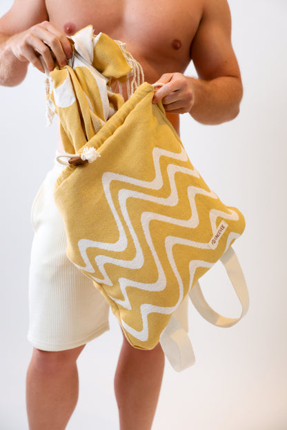 Mochila + Bolsa Mostarda
